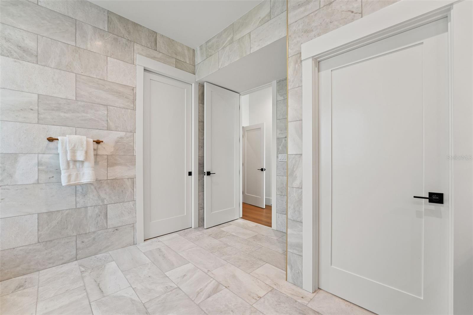 BEACH PARK - Residential Lease