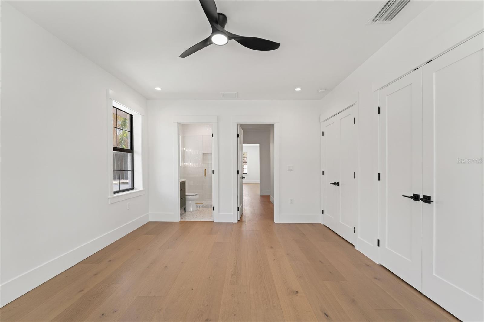 BEACH PARK - Residential Lease