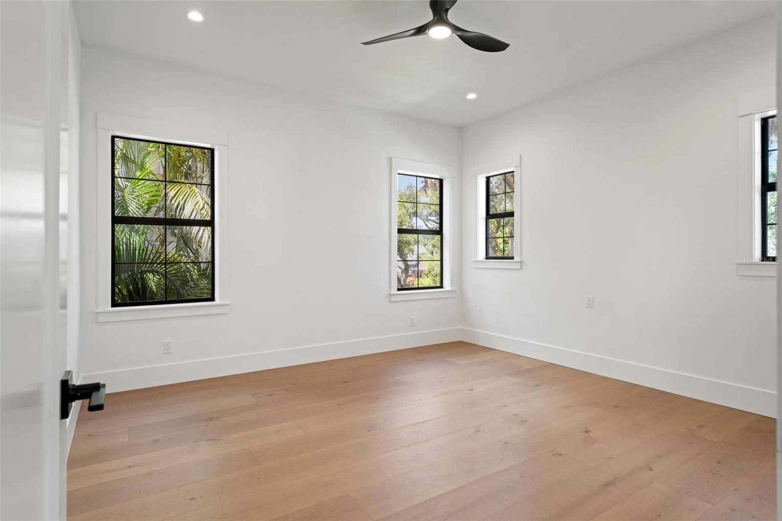 BEACH PARK - Residential Lease