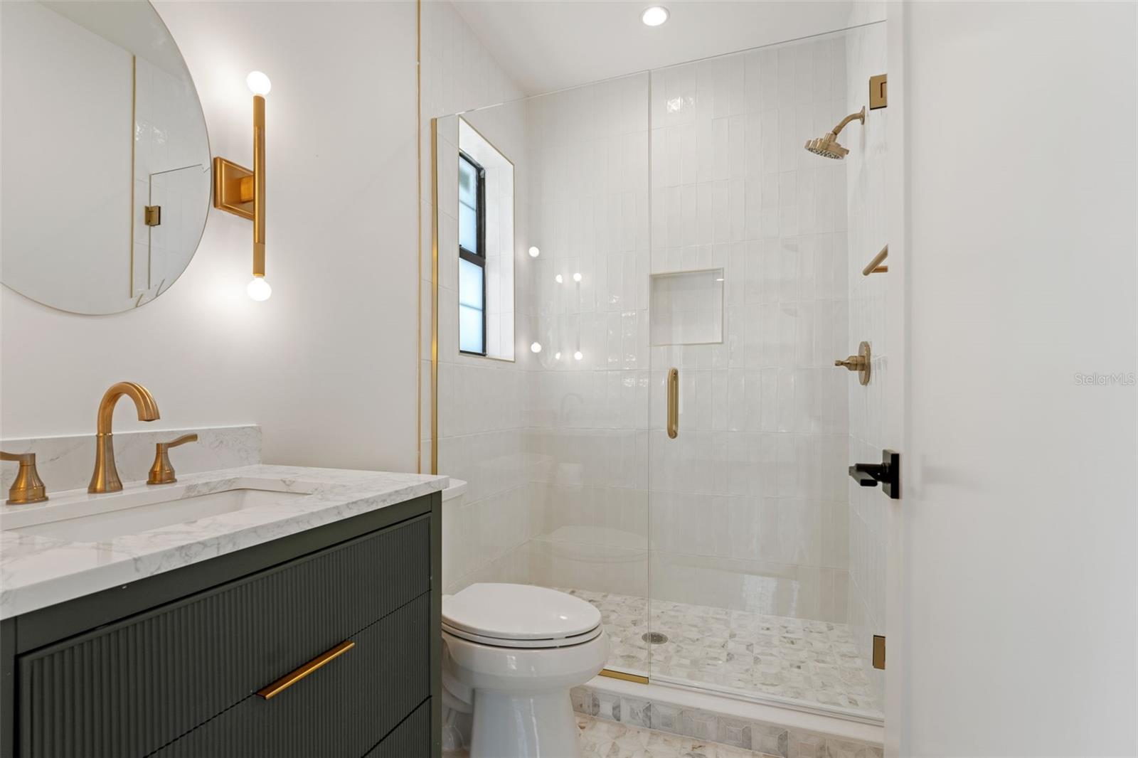 BEACH PARK - Residential Lease