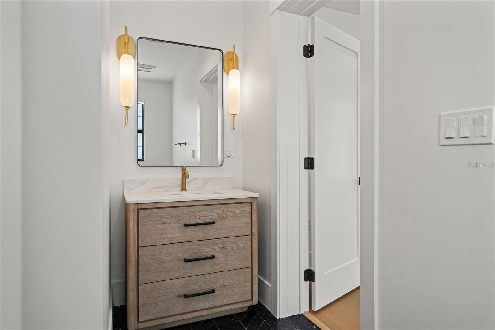 BEACH PARK - Residential Lease