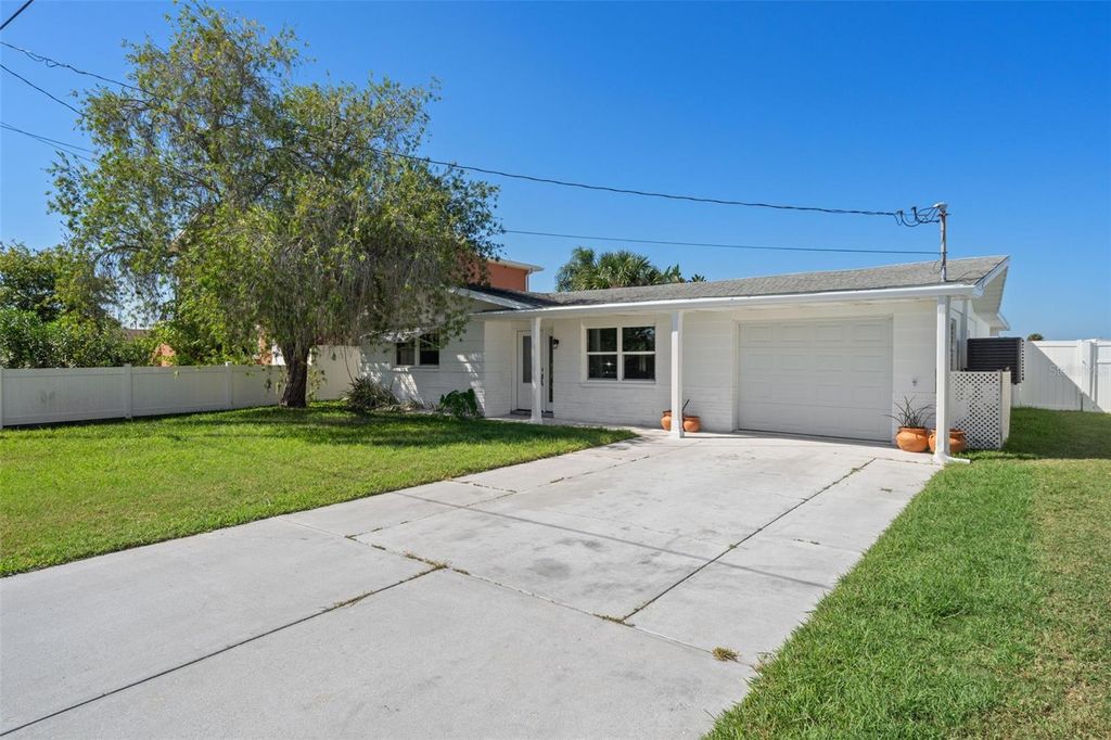 Photo of 13611 Evelane Drive, Hudson, FL 34667 (MLS # W7879988)