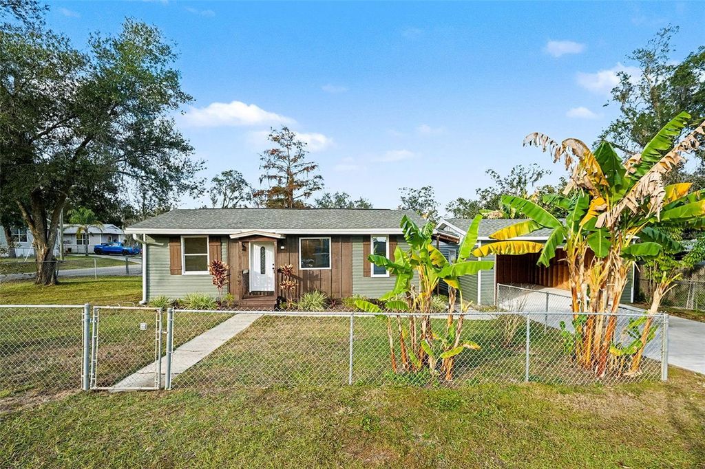 Photo of 37045 North Avenue, Dade City, FL 33523 (MLS # TB8454597)