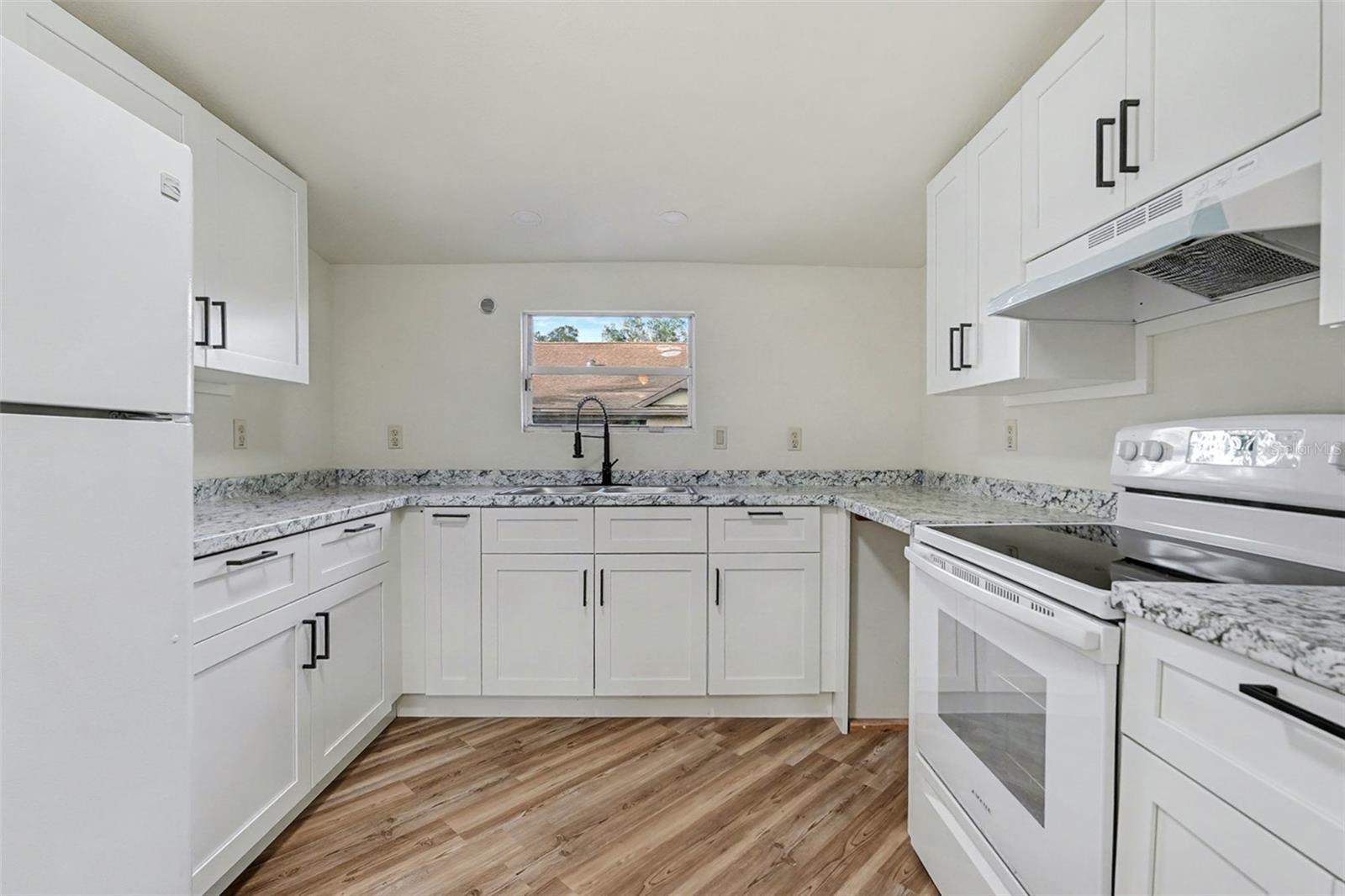 MARYLAND MANOR - Residential