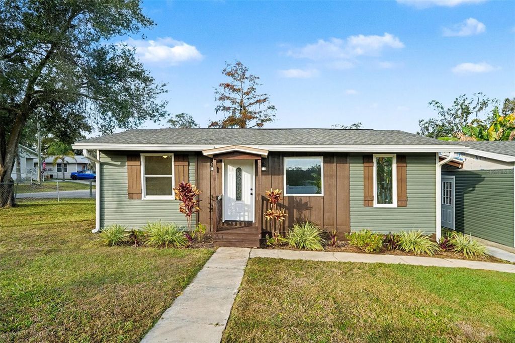 Photo of 37045 North Avenue, Dade City, FL 33523 (MLS # TB8454597)