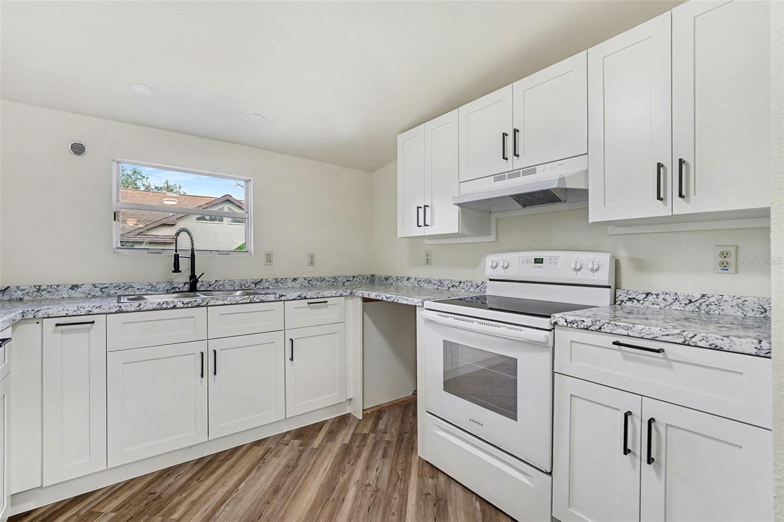 MARYLAND MANOR - Residential