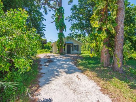 Photo of 1325 17th Court SW, Vero Beach, FL 32962 (MLS # O6301121)