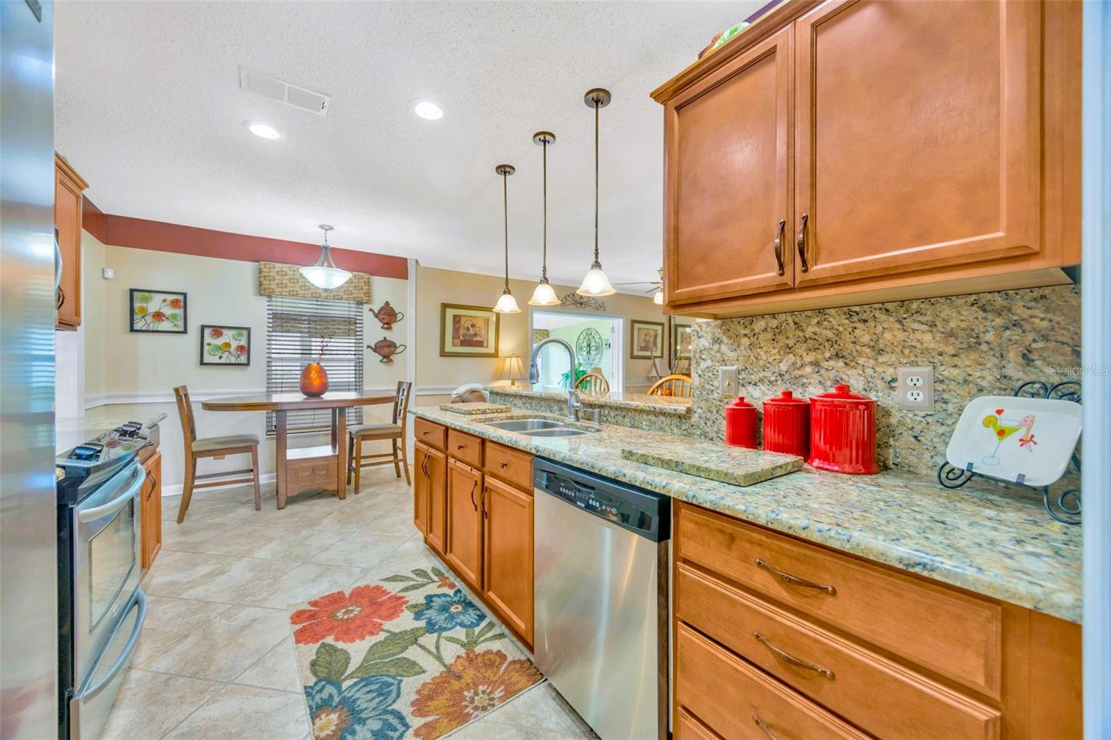 BRANDON LAKES - Residential
