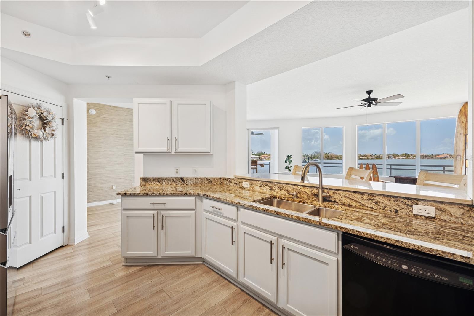516 TAMIAMI TRAIL S 306