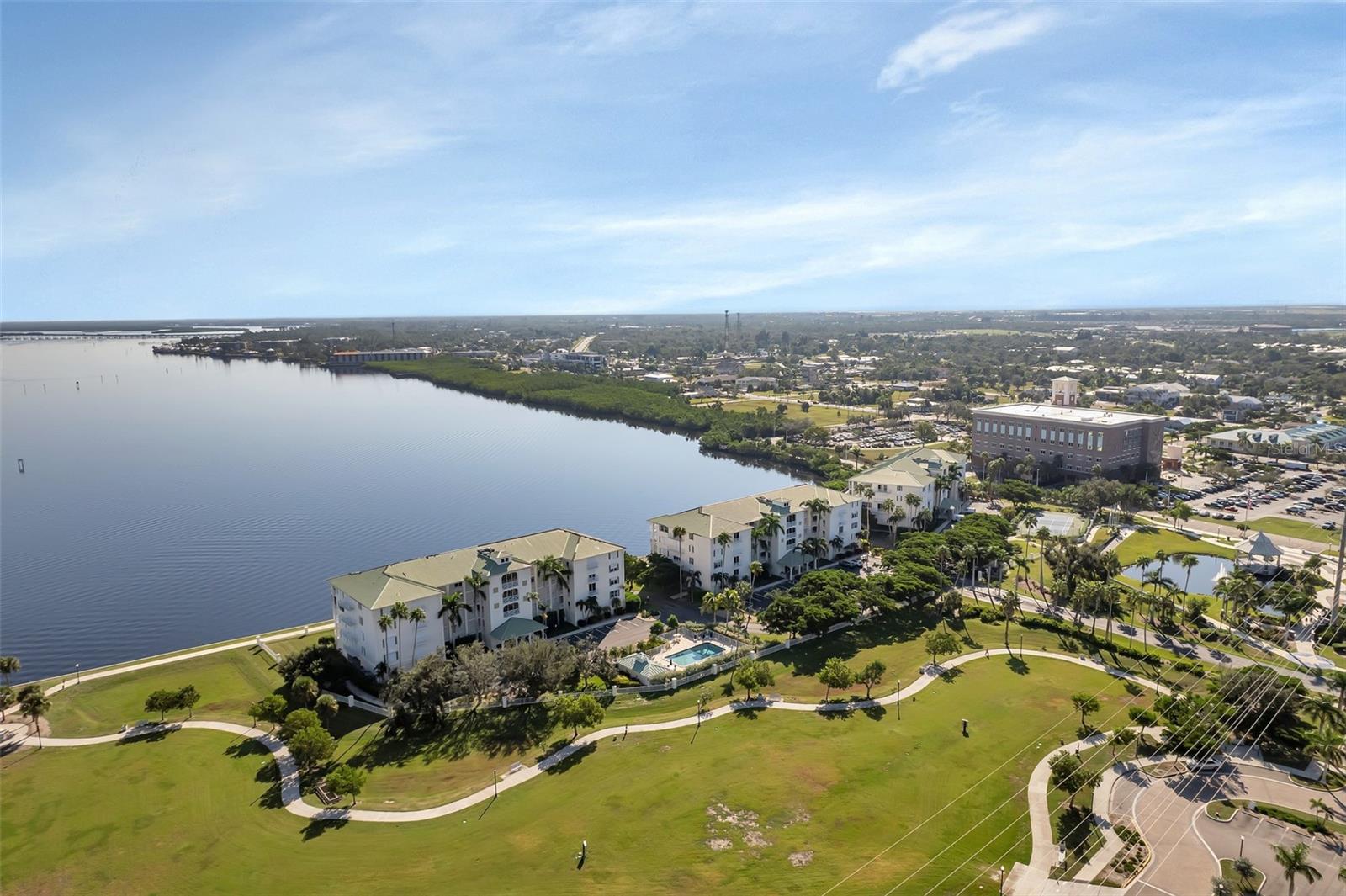 HARBOR WALK PH 02 BLDG 02 - Residential