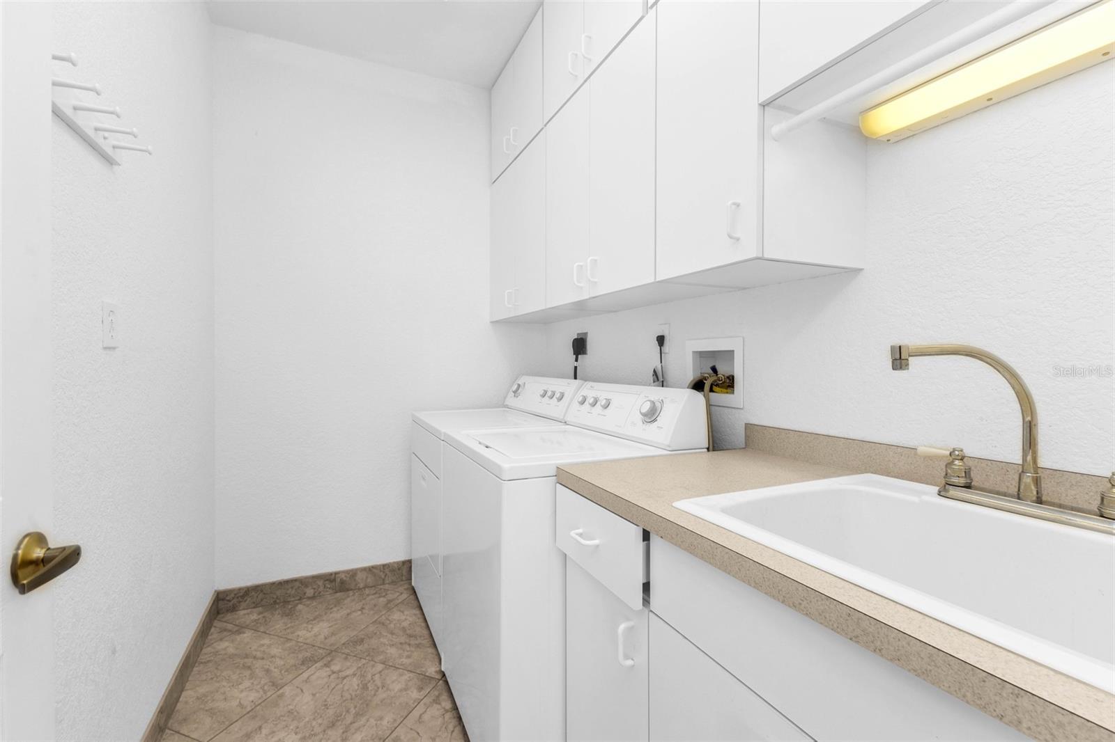 HARBOR WALK PH 02 BLDG 02 - Residential