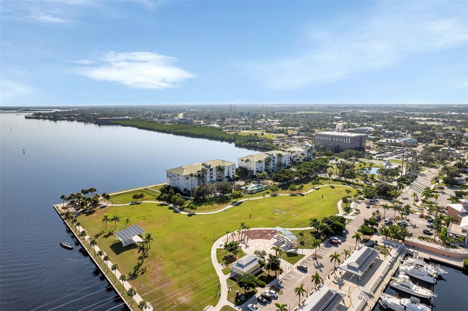 HARBOR WALK PH 02 BLDG 02 - Residential