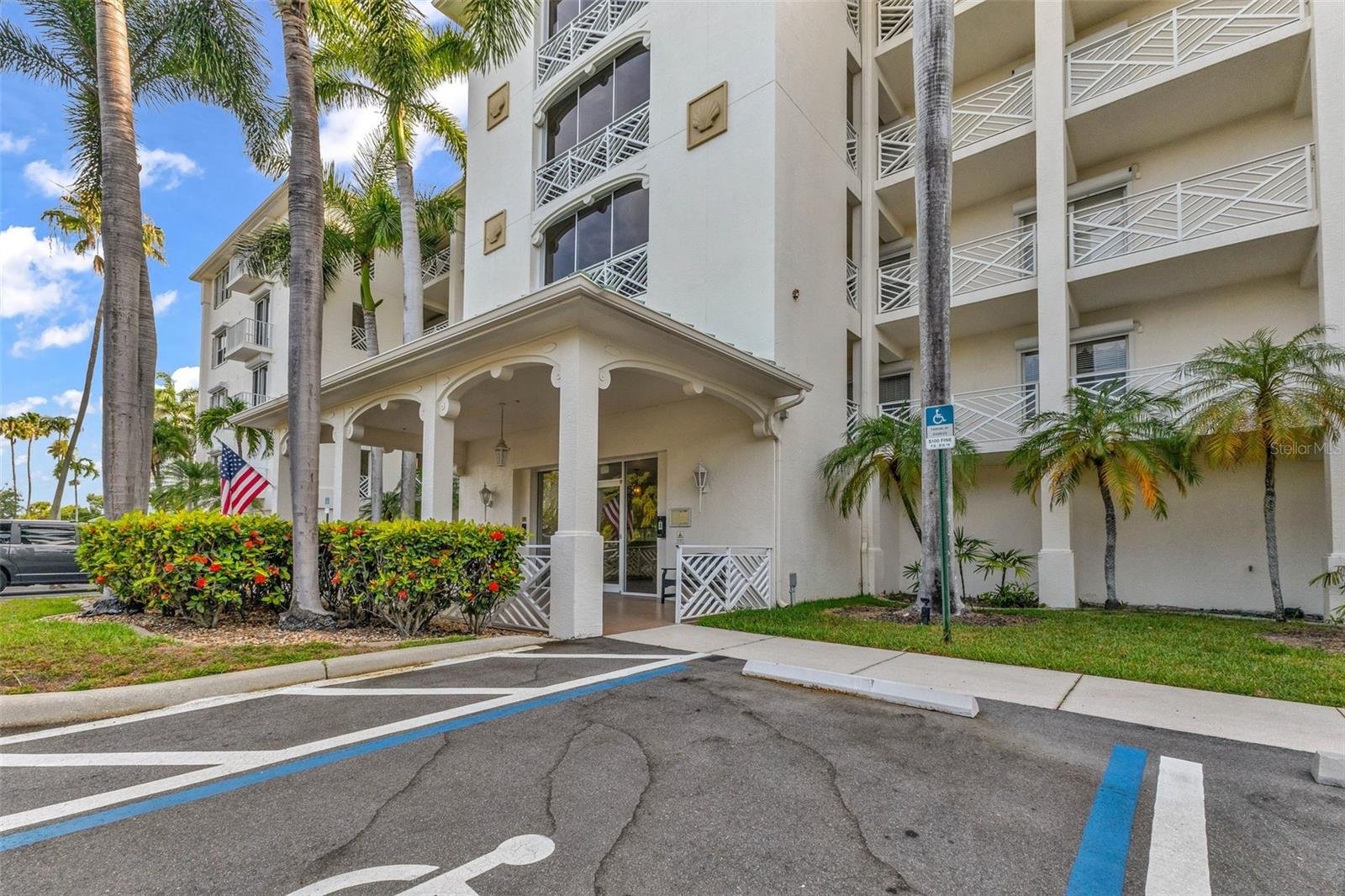 HARBOR WALK PH 02 BLDG 02 - Residential