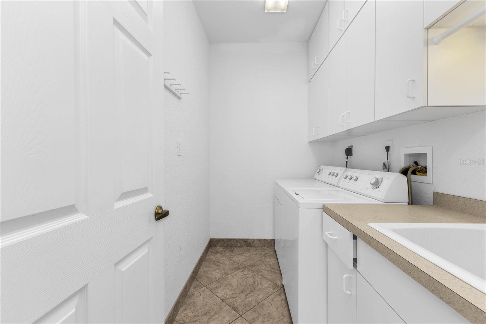 HARBOR WALK PH 02 BLDG 02 - Residential