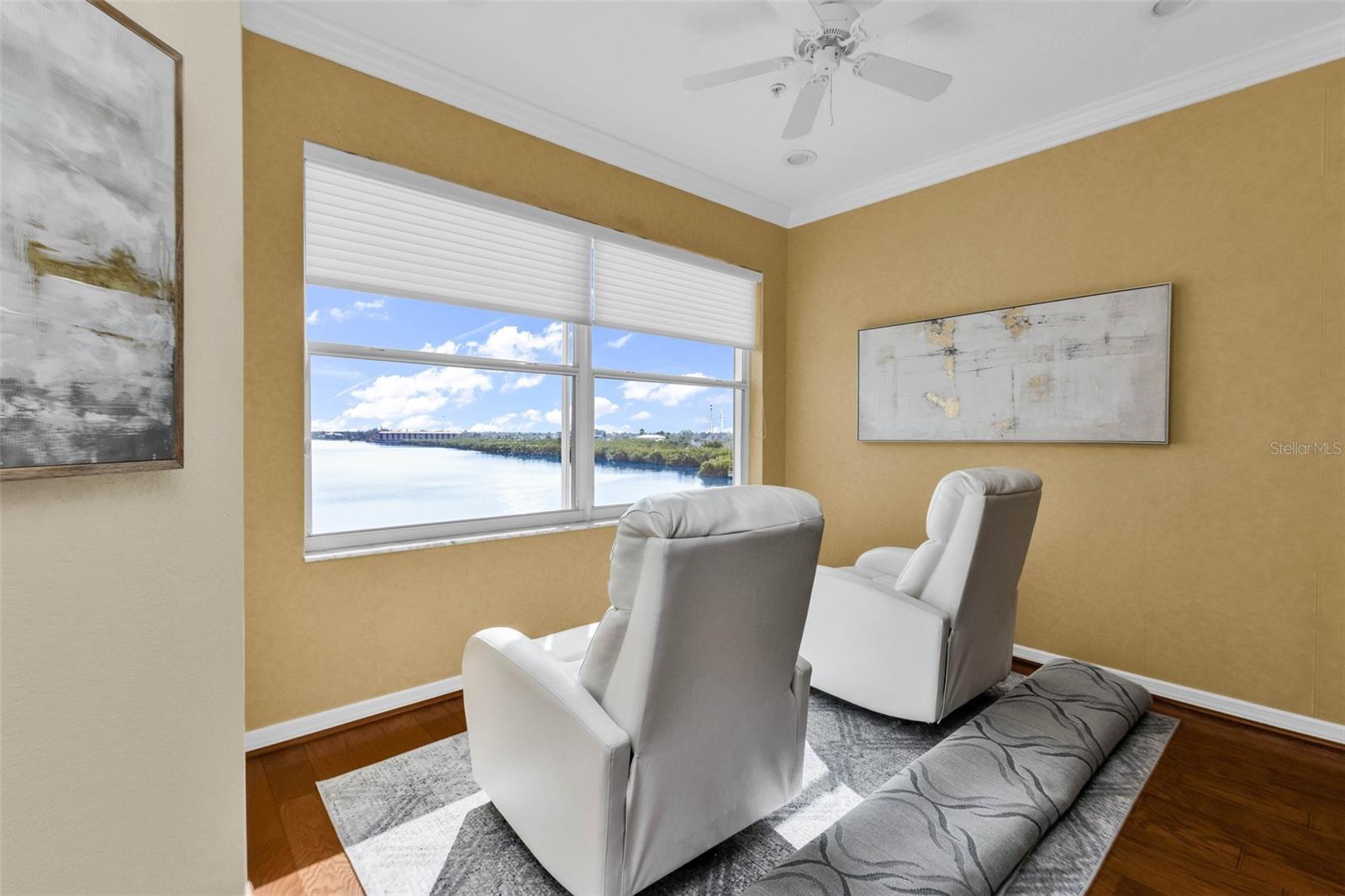 HARBOR WALK PH 02 BLDG 02 - Residential
