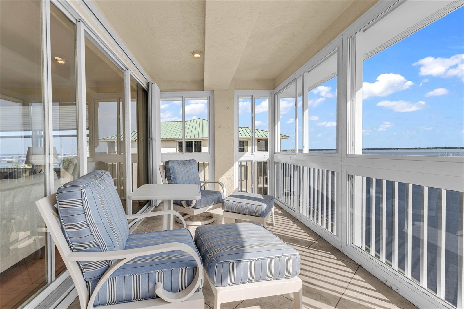 HARBOR WALK PH 02 BLDG 02 - Residential