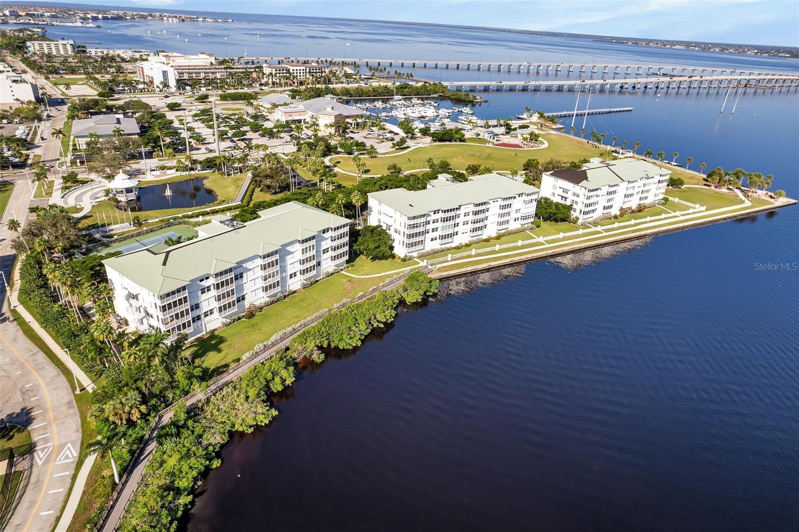 HARBOR WALK PH 02 BLDG 02 - Residential