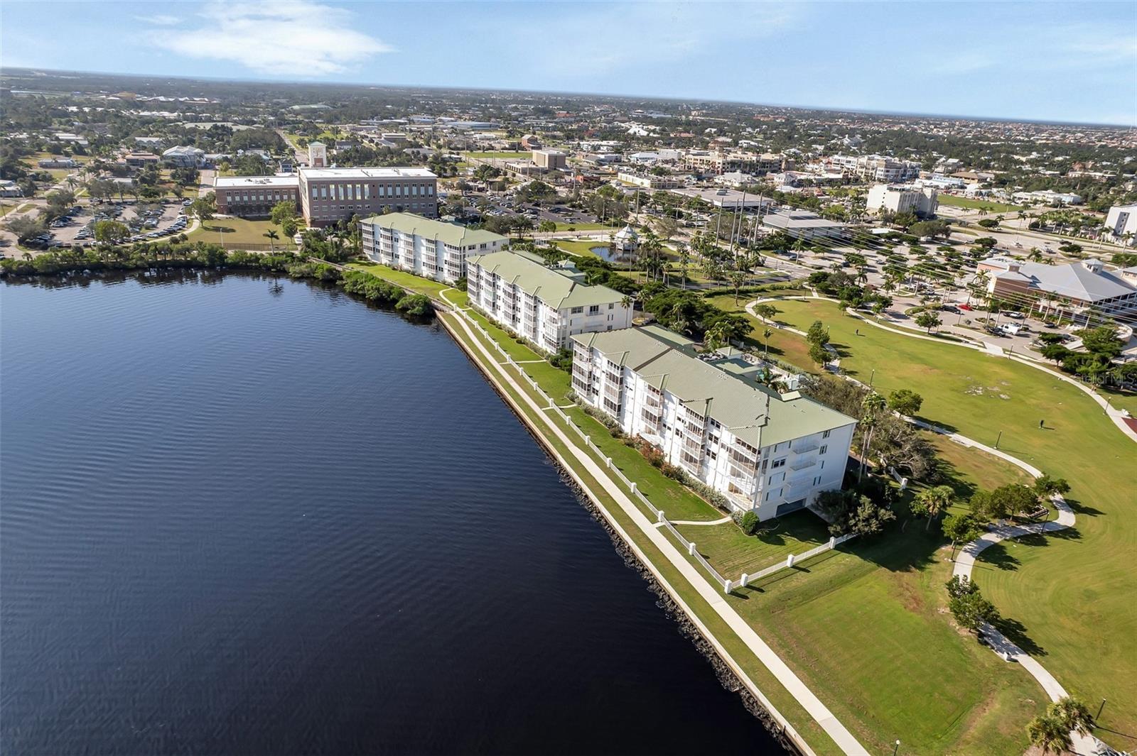 HARBOR WALK PH 02 BLDG 02 - Residential