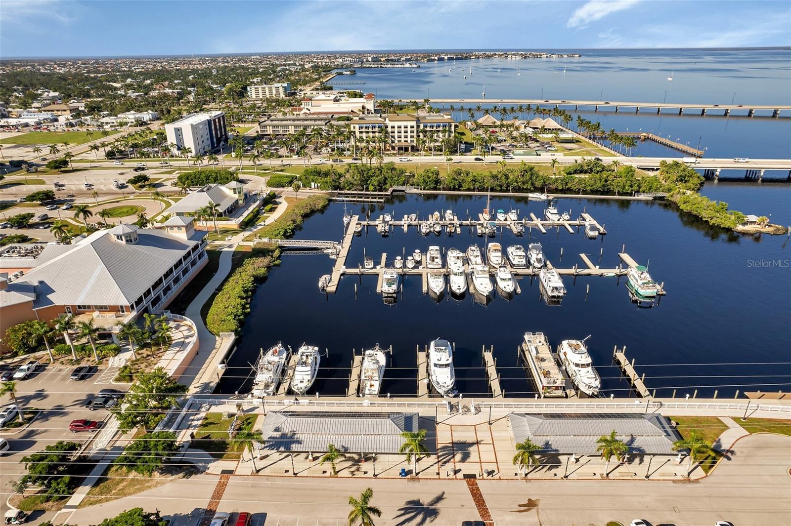HARBOR WALK PH 02 BLDG 02 - Residential