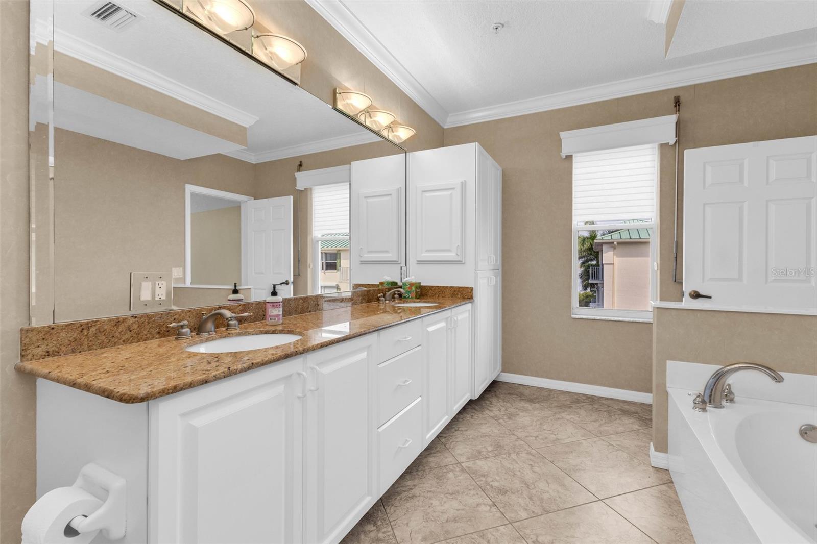 HARBOR WALK PH 02 BLDG 02 - Residential