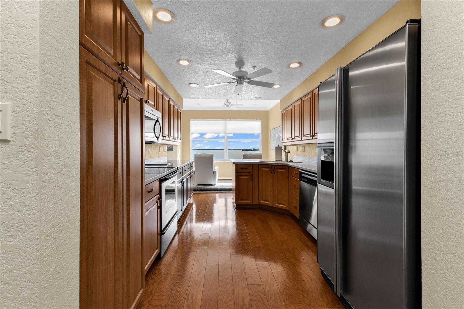 HARBOR WALK PH 02 BLDG 02 - Residential