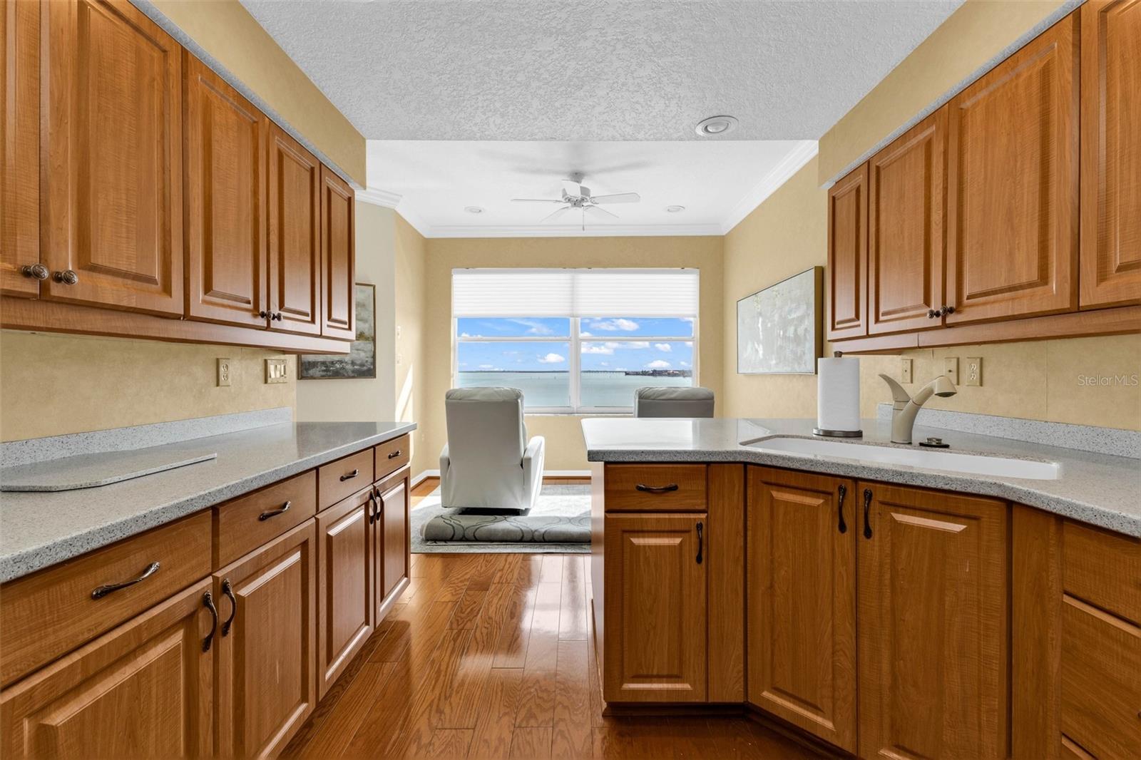 HARBOR WALK PH 02 BLDG 02 - Residential