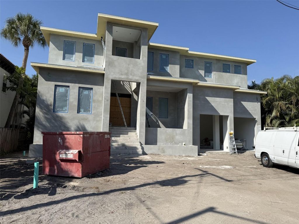 Photo of 423 S Royal Poinciana Drive, Tampa, FL 33609 (MLS # TB8449769)