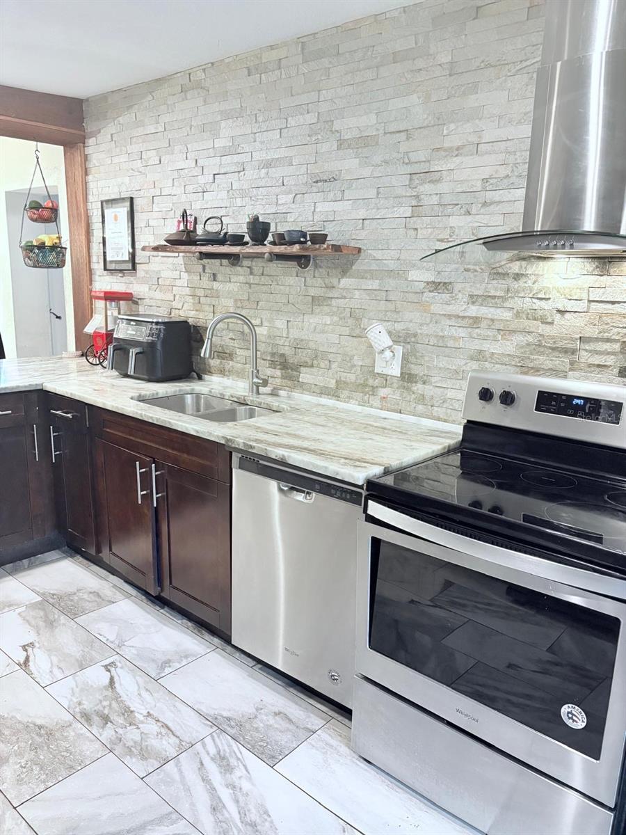 ELLIOTT & HARRISON SUB - Residential