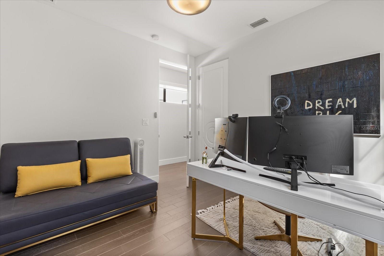 FAIRBANKS PARK - Residential Lease