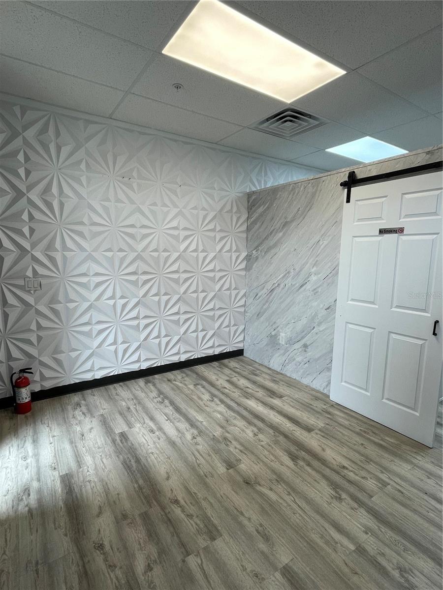 VILLAGE/HUNTERS CRK BLDG P - Commercial Lease