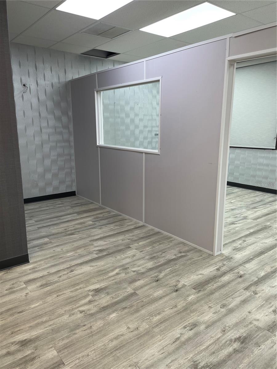 VILLAGE/HUNTERS CRK BLDG P - Commercial Lease