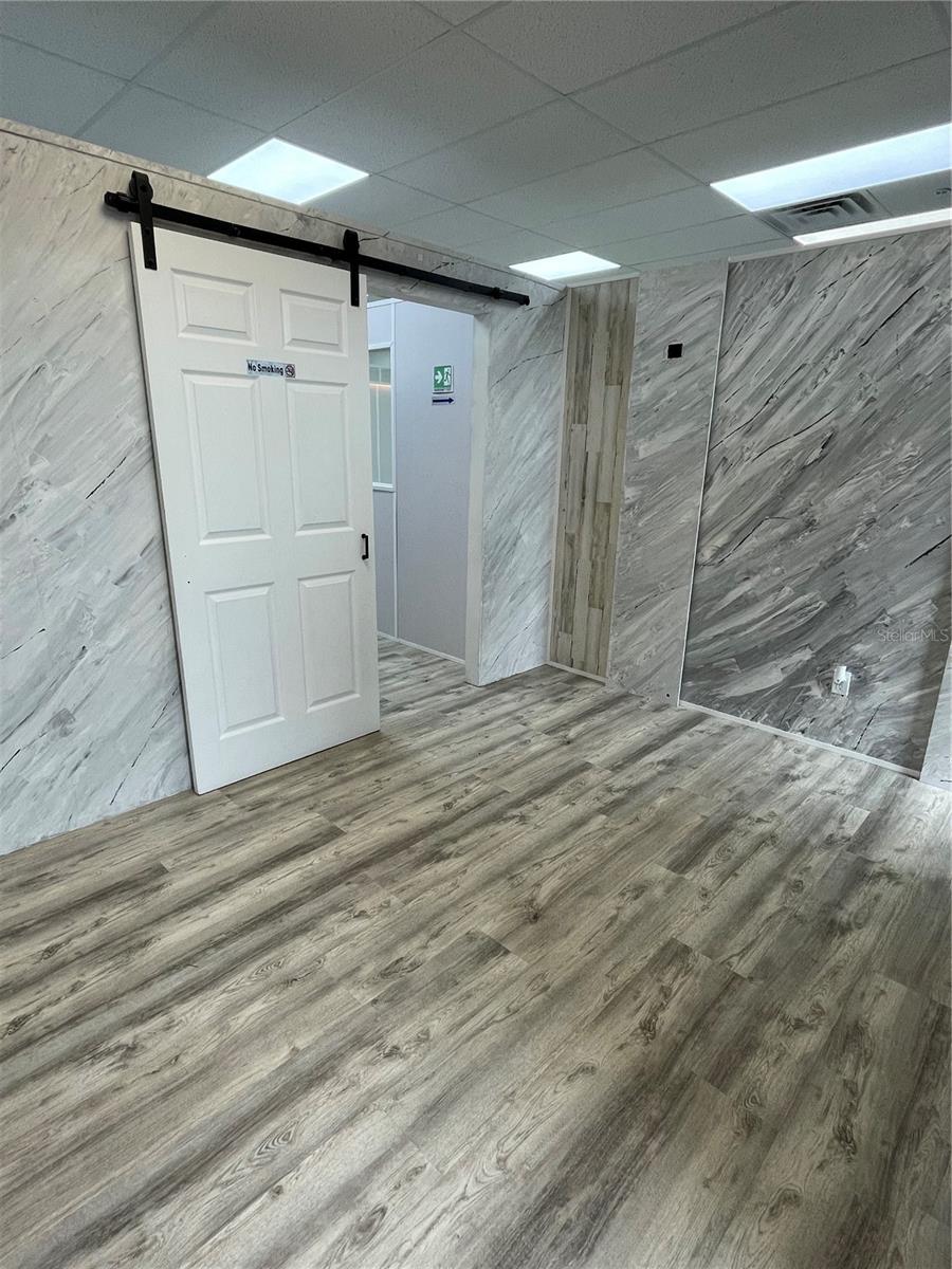 VILLAGE/HUNTERS CRK BLDG P - Commercial Lease