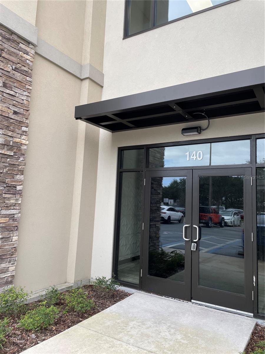 VILLAGE/HUNTERS CRK BLDG P - Commercial Lease