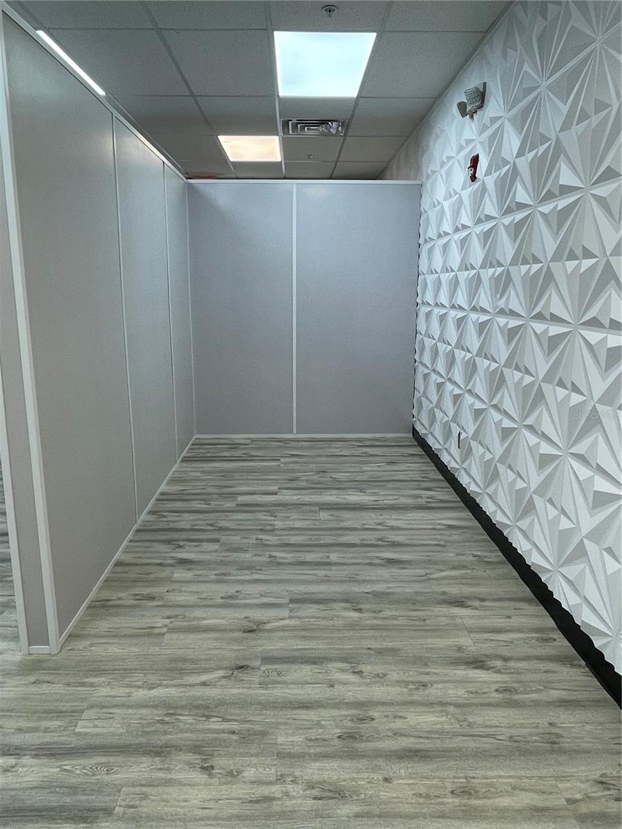 VILLAGE/HUNTERS CRK BLDG P - Commercial Lease