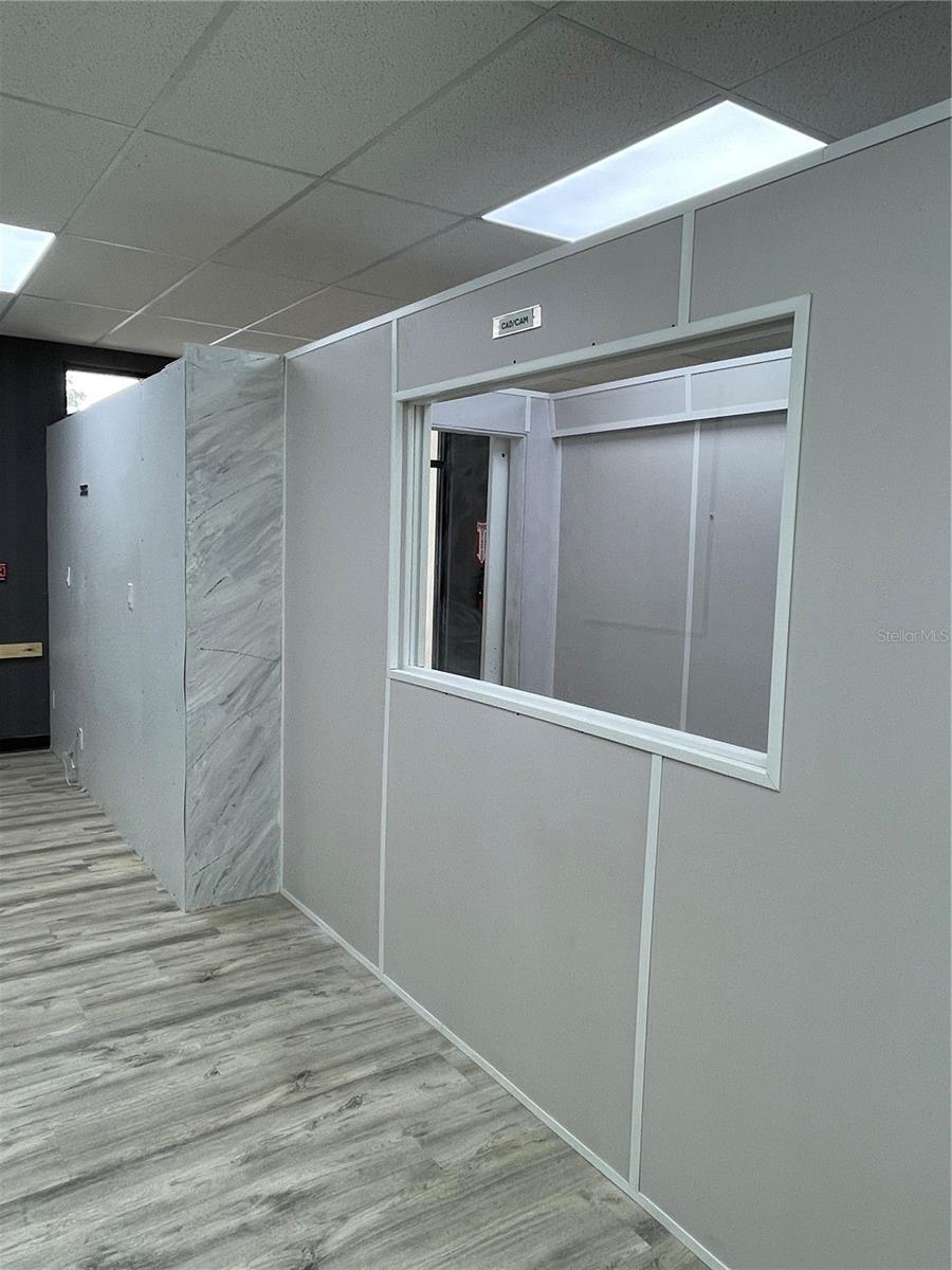 VILLAGE/HUNTERS CRK BLDG P - Commercial Lease