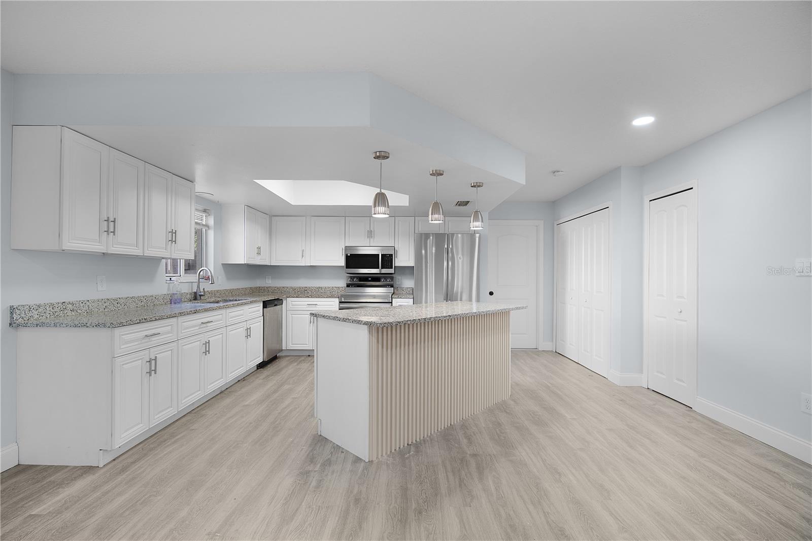 DELTONA LAKES UNIT 03 - Residential Lease