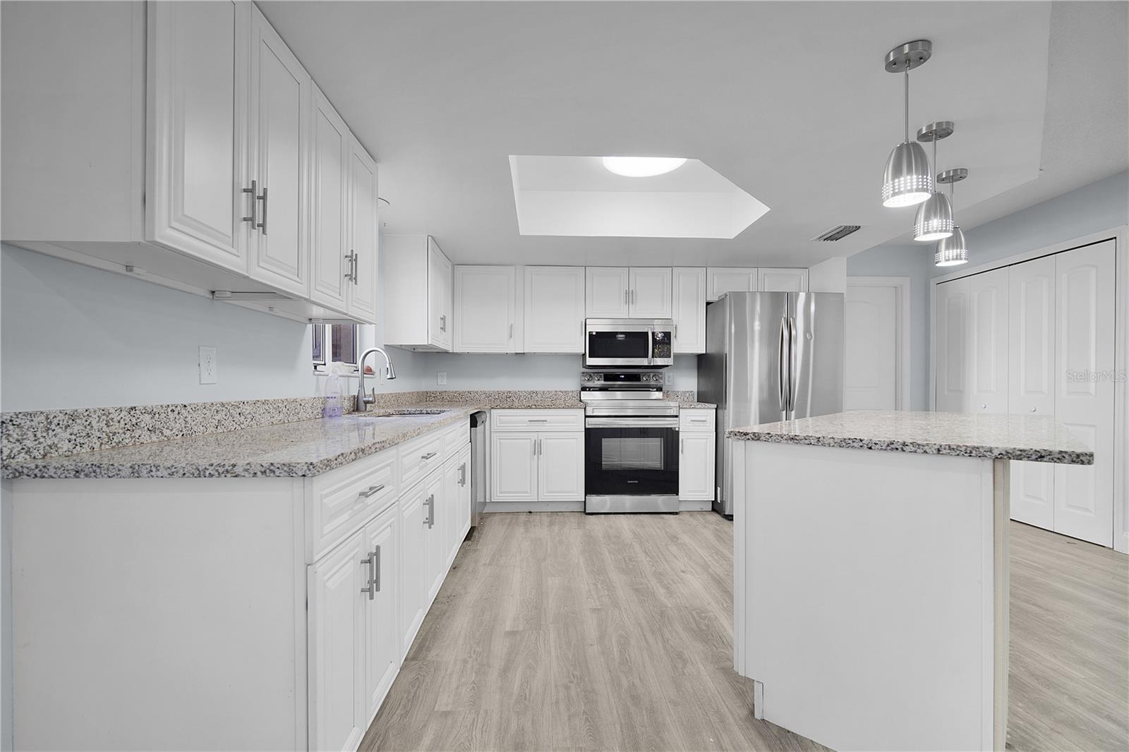 DELTONA LAKES UNIT 03 - Residential Lease