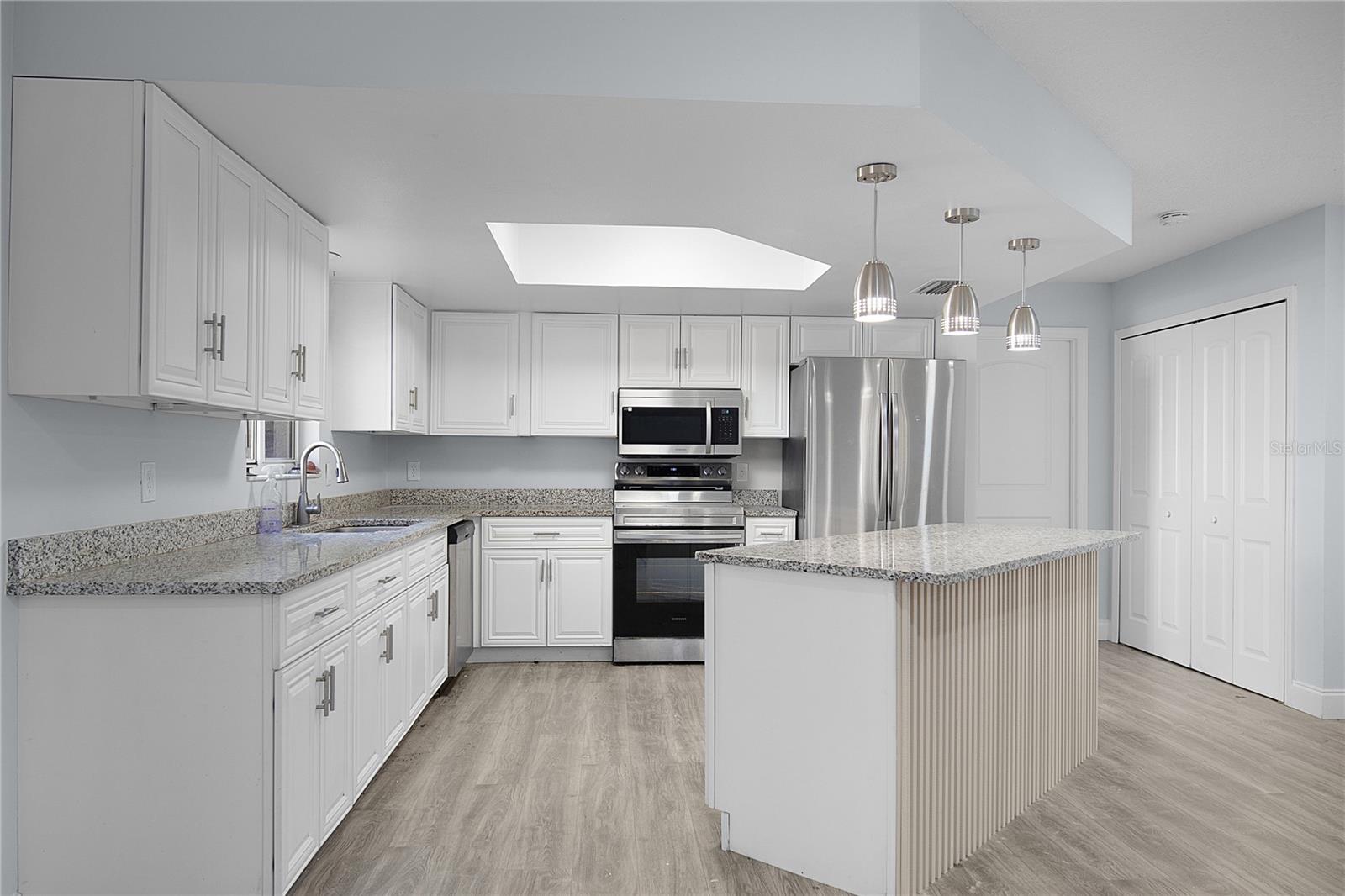 DELTONA LAKES UNIT 03 - Residential Lease