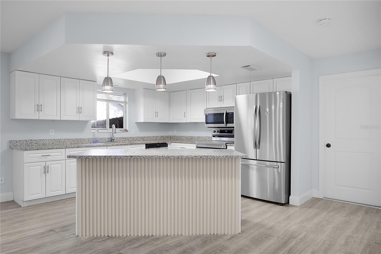 DELTONA LAKES UNIT 03 - Residential Lease