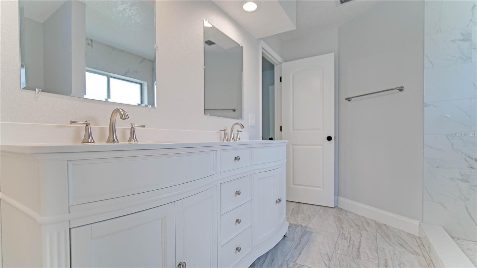 DELTONA LAKES UNIT 03 - Residential Lease