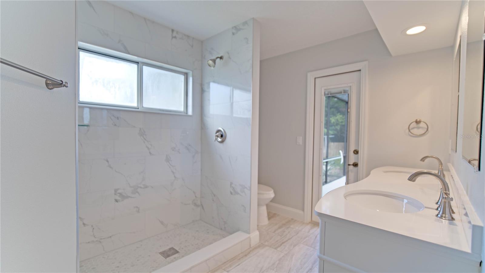 DELTONA LAKES UNIT 03 - Residential Lease