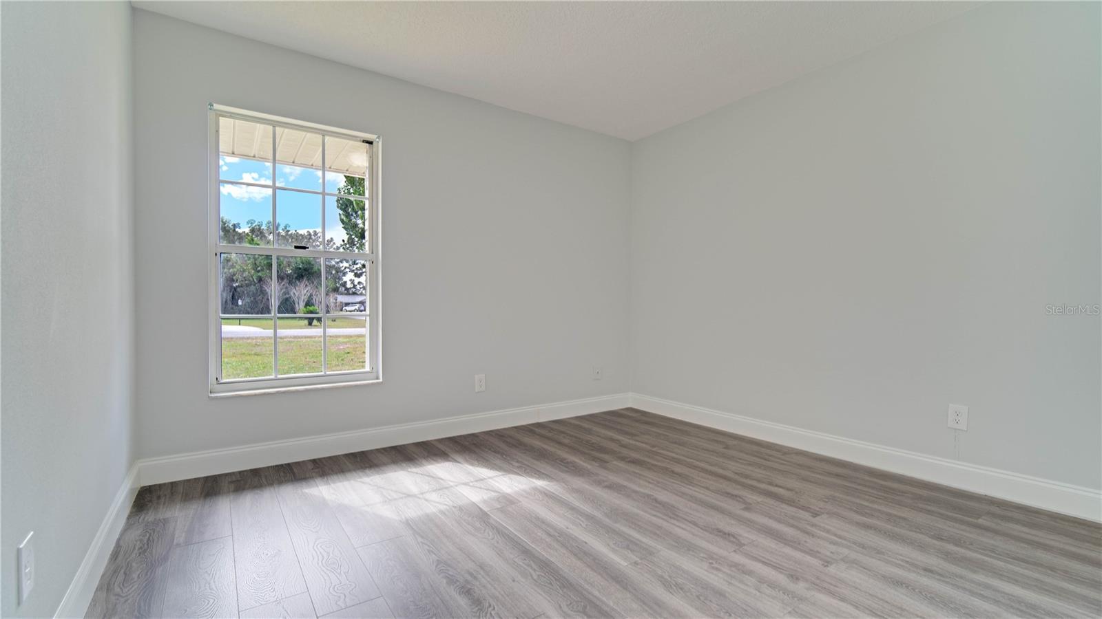 DELTONA LAKES UNIT 03 - Residential Lease