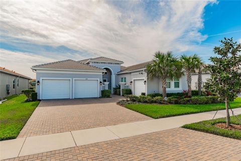 A home in WIMAUMA