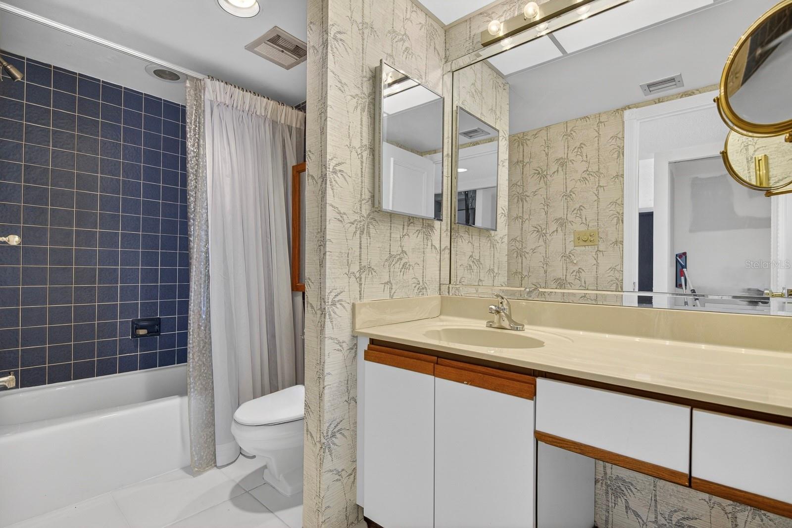 MANSIONS BY THE SEA CONDO - Residential