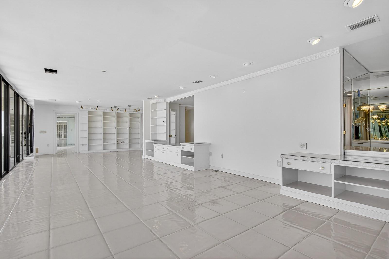 MANSIONS BY THE SEA CONDO - Residential