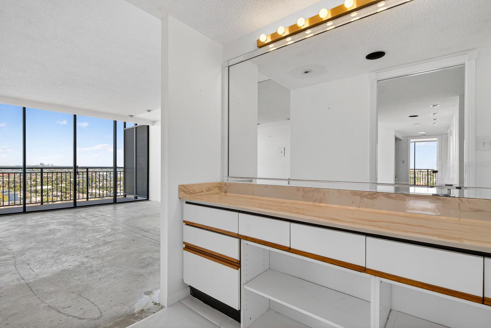 MANSIONS BY THE SEA CONDO - Residential