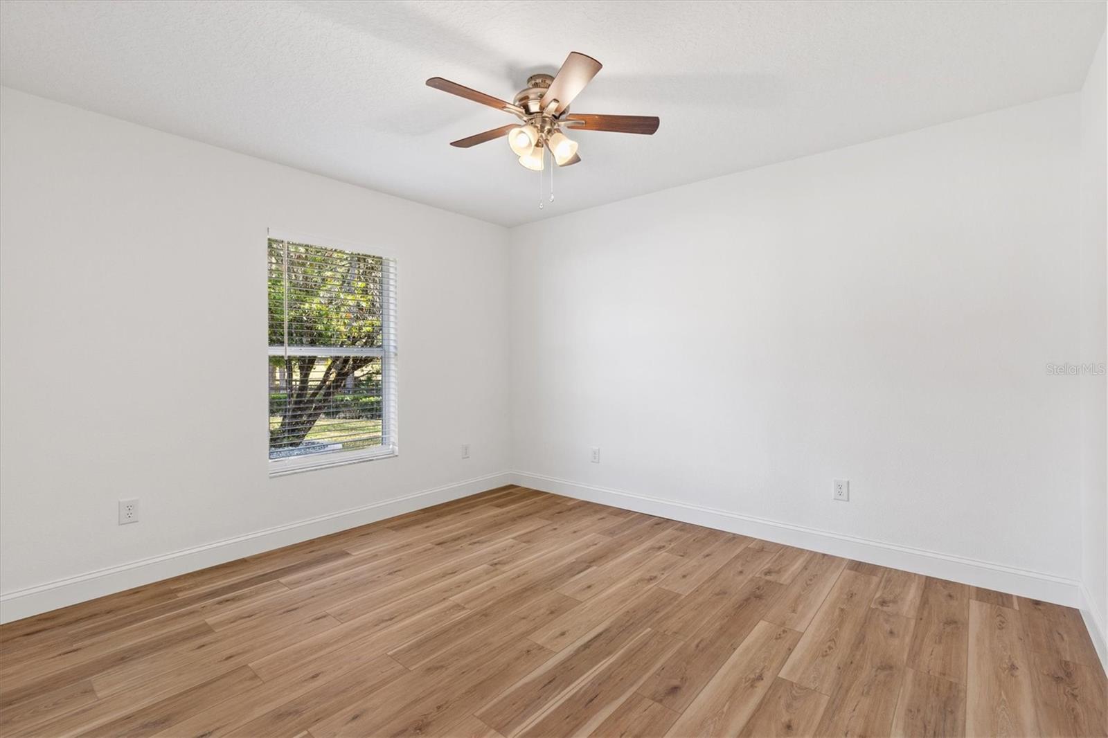 VILLAGES OF SANTIAGO - Residential