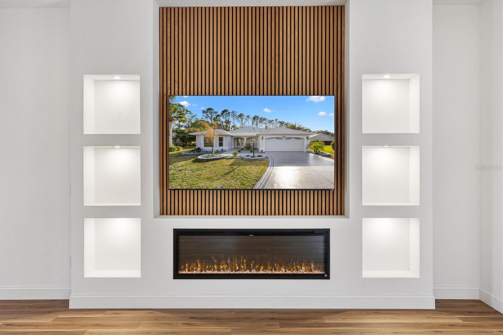 VILLAGES OF SANTIAGO - Residential