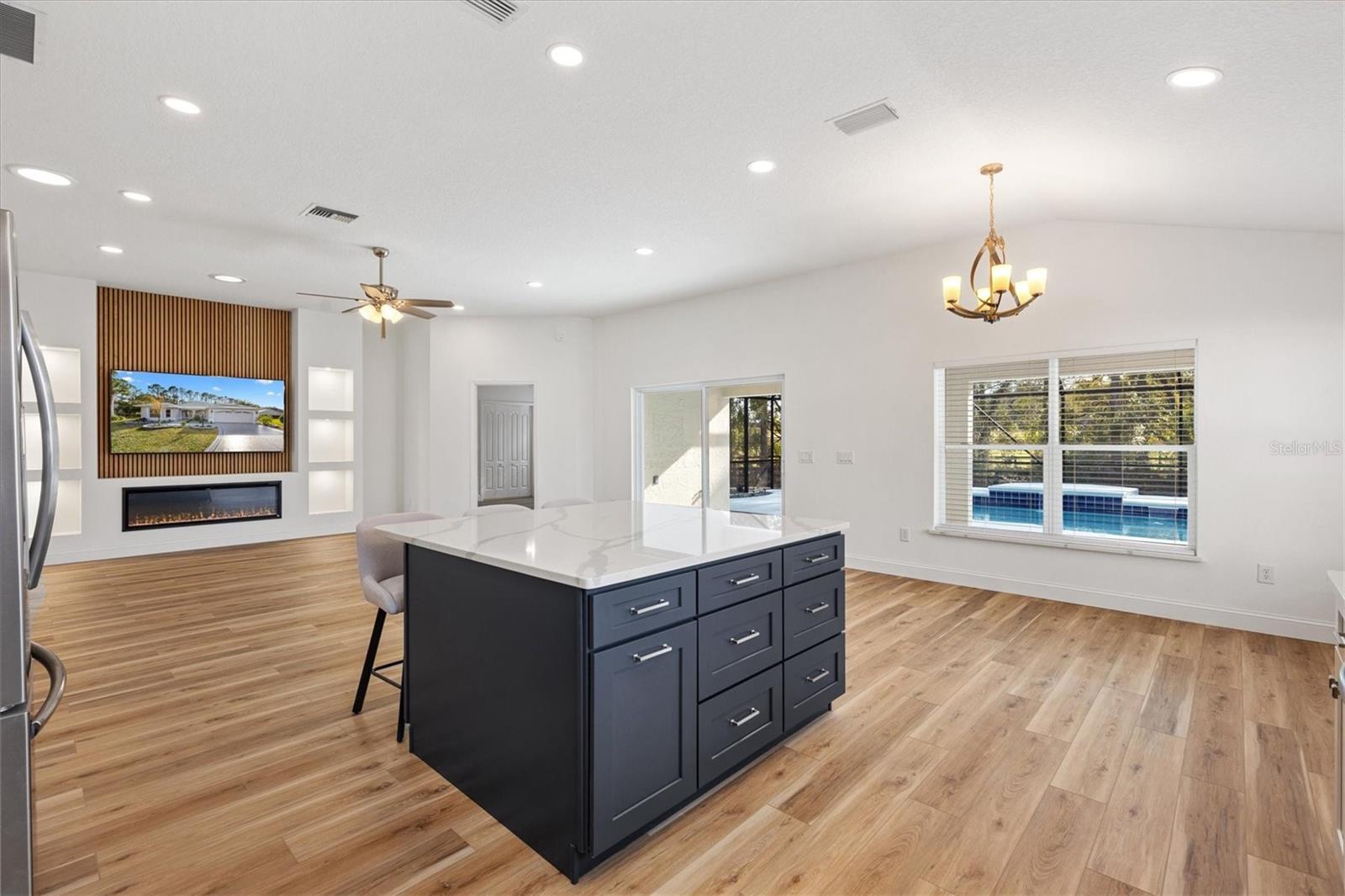 VILLAGES OF SANTIAGO - Residential