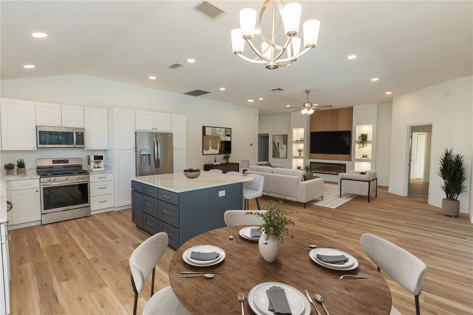 VILLAGES OF SANTIAGO - Residential